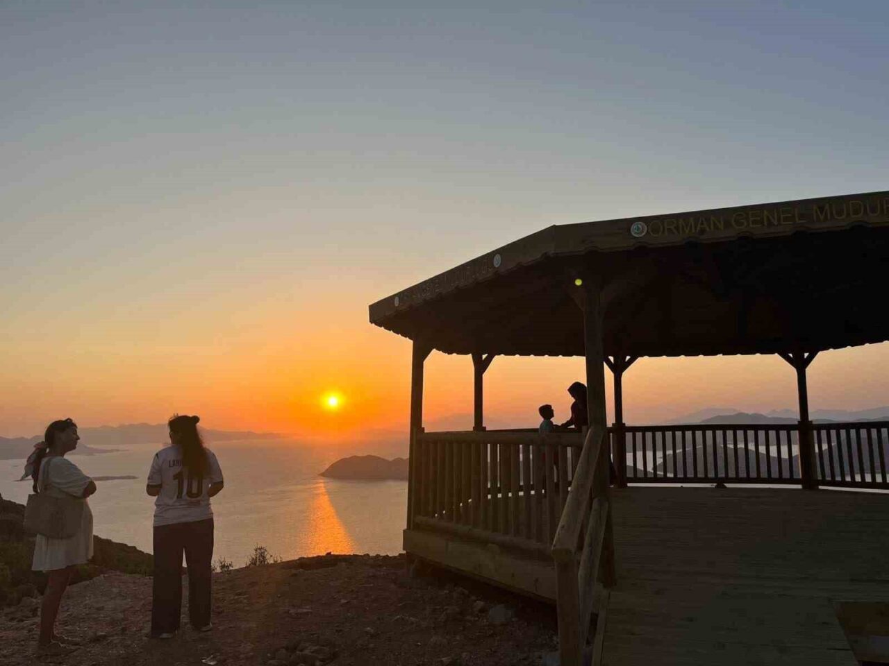 Marmaris’in turistik mahallelerinden Söğüt ile Taşlıca arasında Orman İşletme Müdürlüğü
