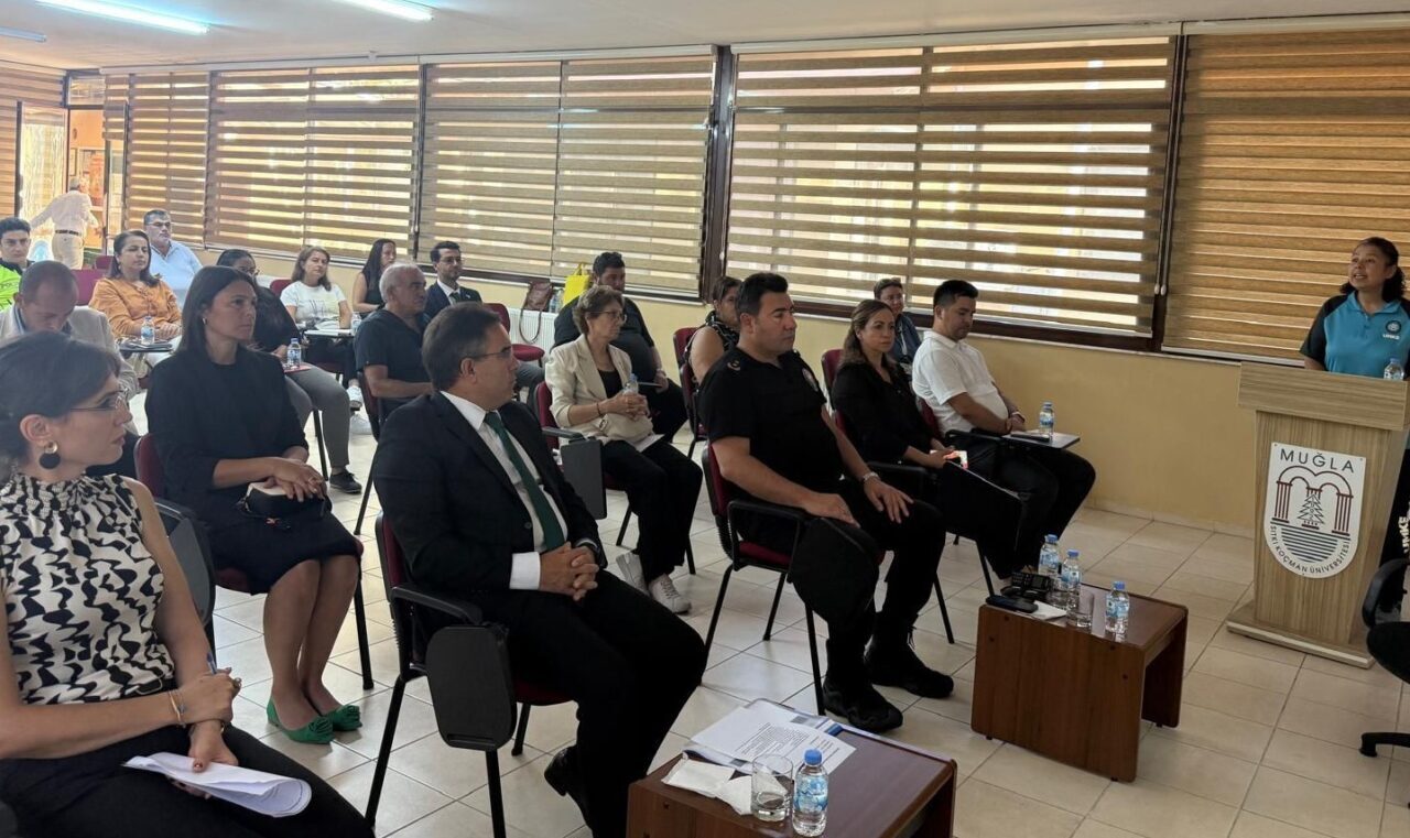 Yaz tatilinin bitip okulların açılması ile birlikte Muğla’nın Marmaris ilçesinde