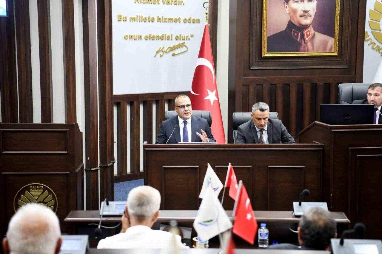 Malatya Büyükşehir Belediyesi Meclis Salonu’nda gerçekleştirilen Malatya Büyükşehir Belediye Meclisi