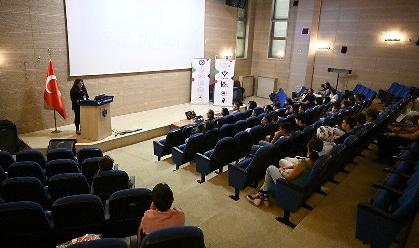 Uşak Üniversitesi ile Uşak Turan Akçay Bilim ve Sanat Merkezi
