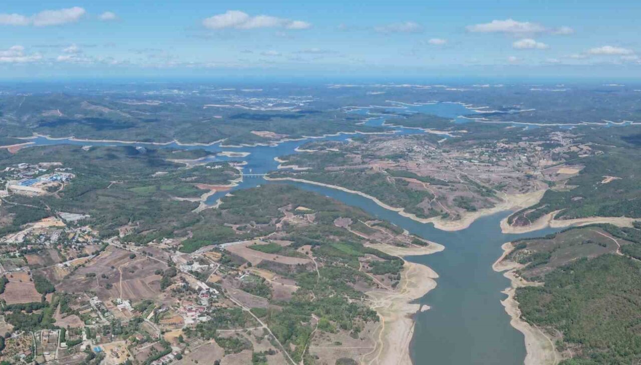 Yaz aylarında yağışların yetersiz kalması ve artan sıcaklıklar, İstanbul’un su