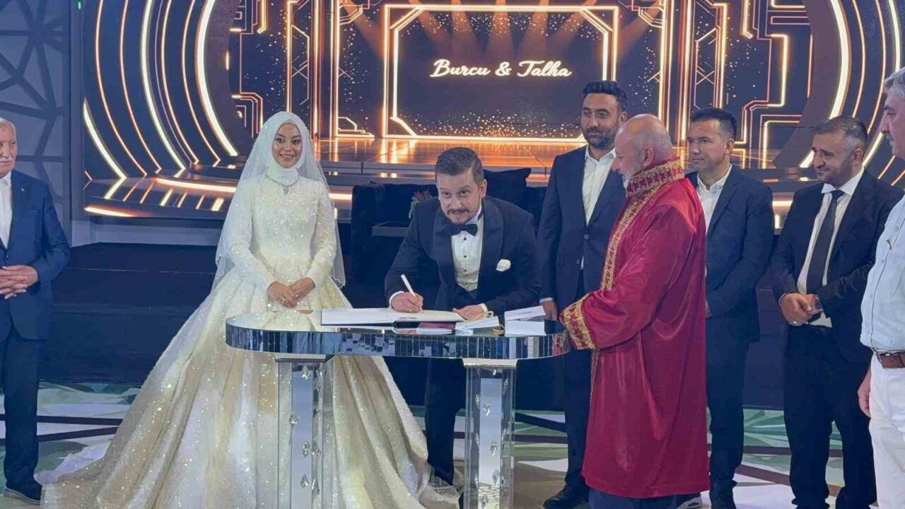 Birlik Vakfı Kayseri Şubesi eski Başkanı Mehmet Adıgüzel’in kızı Burcu,