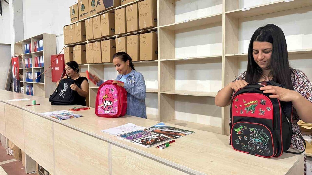 Yeni eğitim öğretim yılının başında Menemen Belediyesi, 2 bin çocuğun