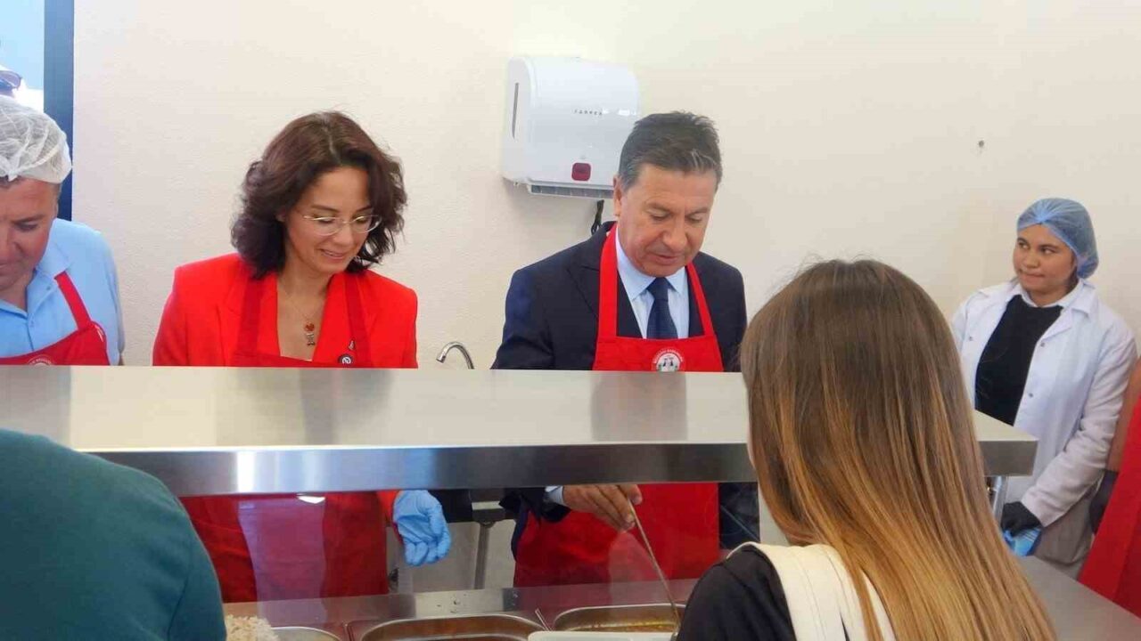 Muğla’nın Menteşe ilçesinde, öğrencilerin yoğunlukta olduğu Kötekli Mahallesi’nde Menteşe Belediyesi