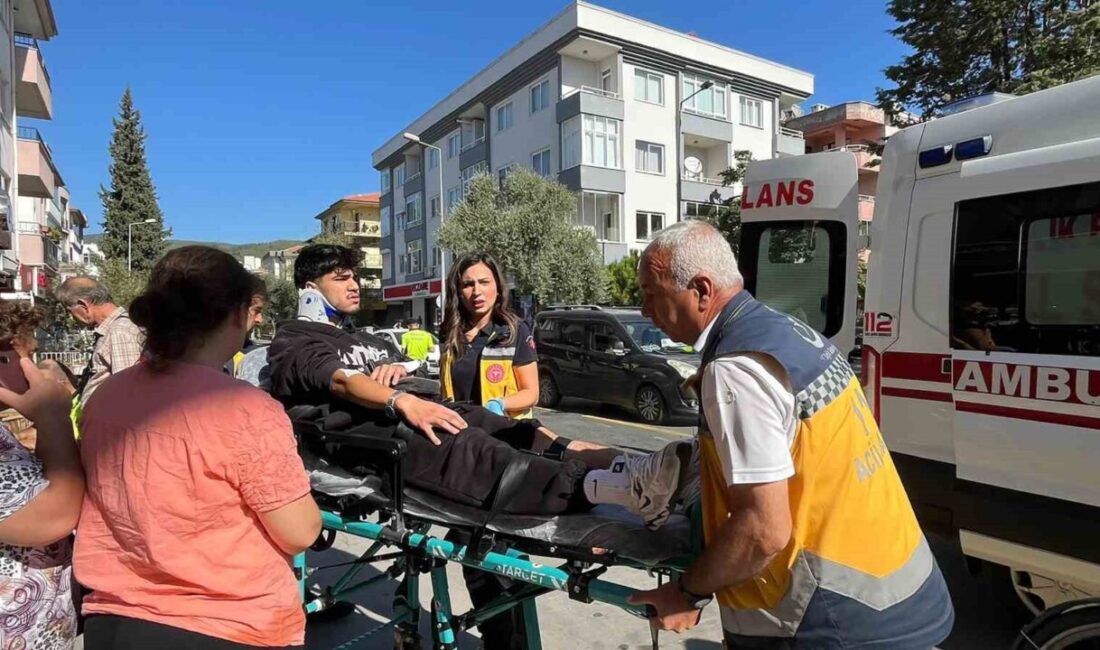 Menteşe İlçesi Hasan Ercan Caddesi’nde otomobil ile motosikletin çarpışması sonucu