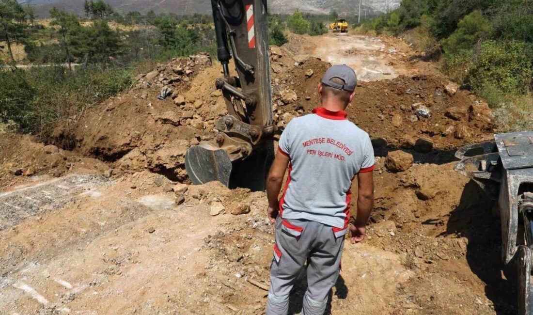 Menteşe Belediyesi, kent merkezi ve kırsal mahallelerde yürüttüğü yol yapım,
