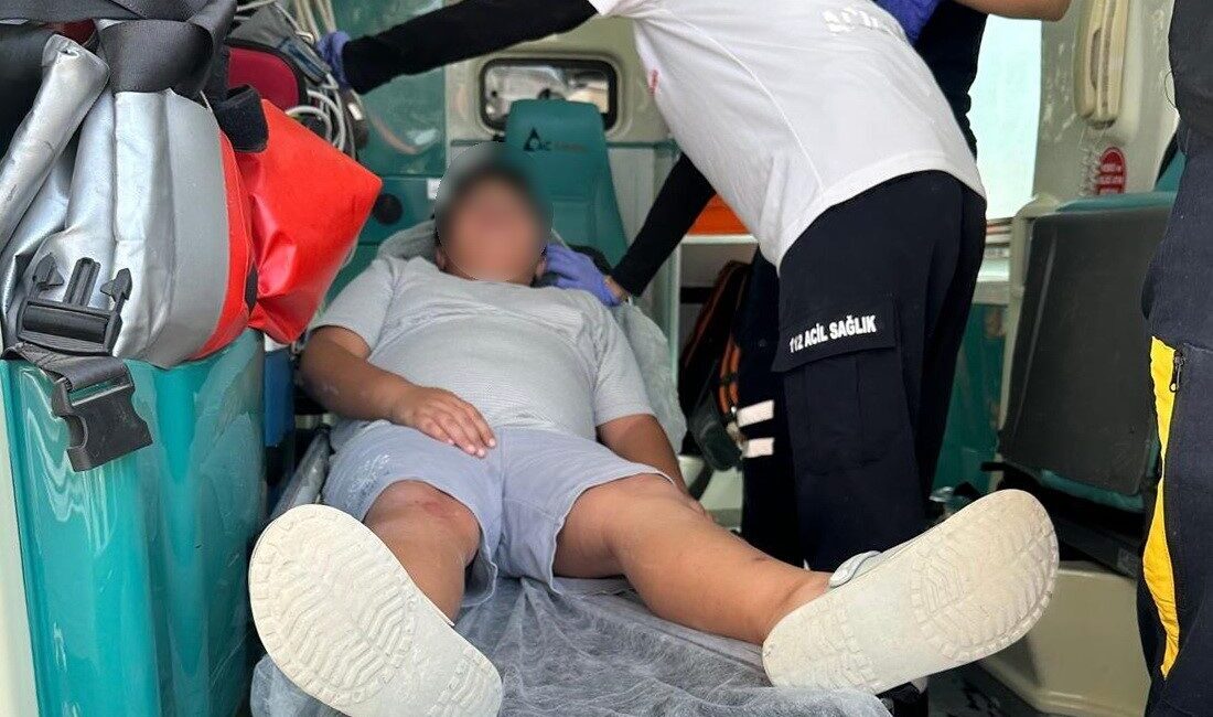 Adıyaman’da, dengesini kaybederek merdivenlerden yuvarlanan çocuk yaralandı. Edinilen bilgilere göre,