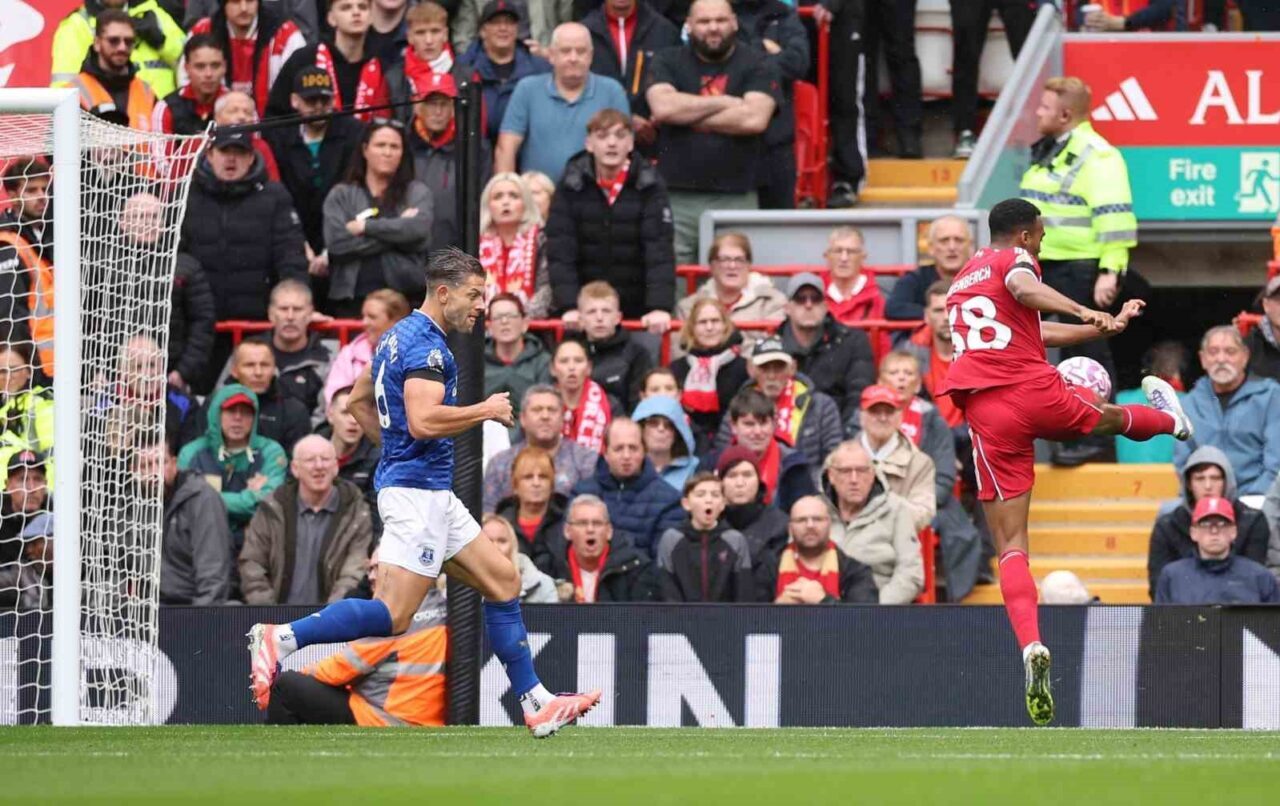 Premier Lig’in 5. haftasında Liverpool evinde karşılaştığı Everton’ı 2-1’lik skorla