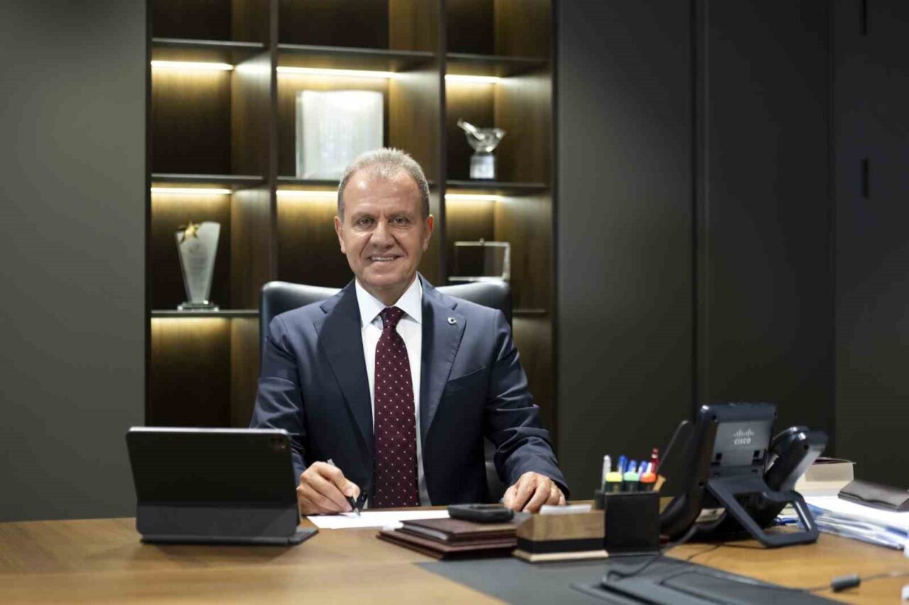 Mersin Büyükşehir Belediye Başkanı Vahap Seçer, Mersin’in dört bir yanında