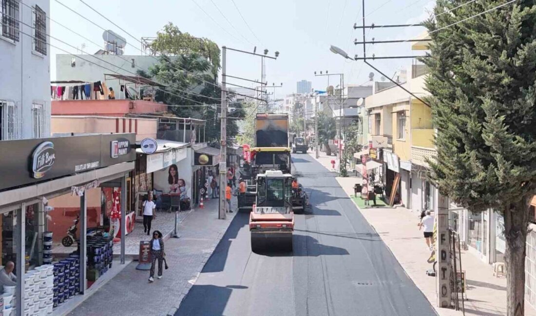 Mersin Büyükşehir Belediyesi, kent genelinde sürdürdüğü yol yapım, bakım ve