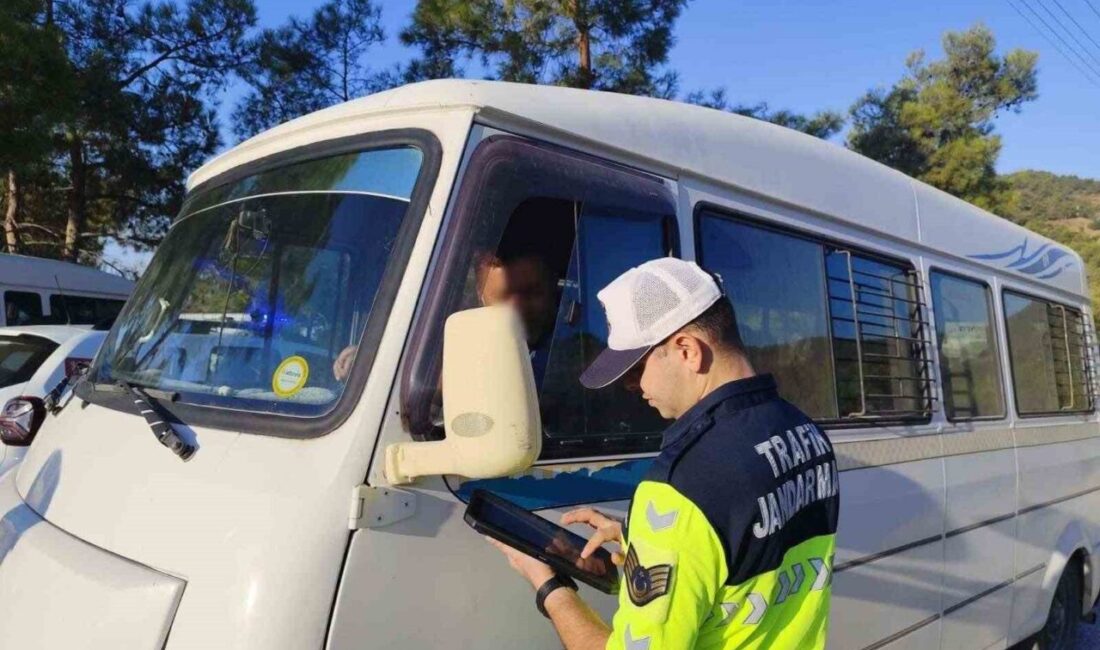 Mersin’de İl Jandarma Komutanlığı Trafik Jandarması, 2025-2026 eğitim-öğretim yılıyla birlikte