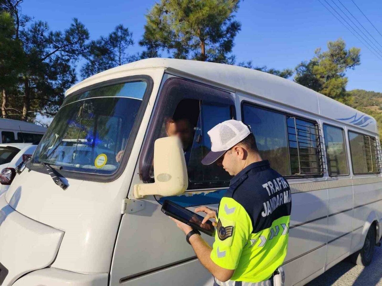 Mersin’de İl Jandarma Komutanlığı Trafik Jandarması, 2025-2026 eğitim-öğretim yılıyla birlikte