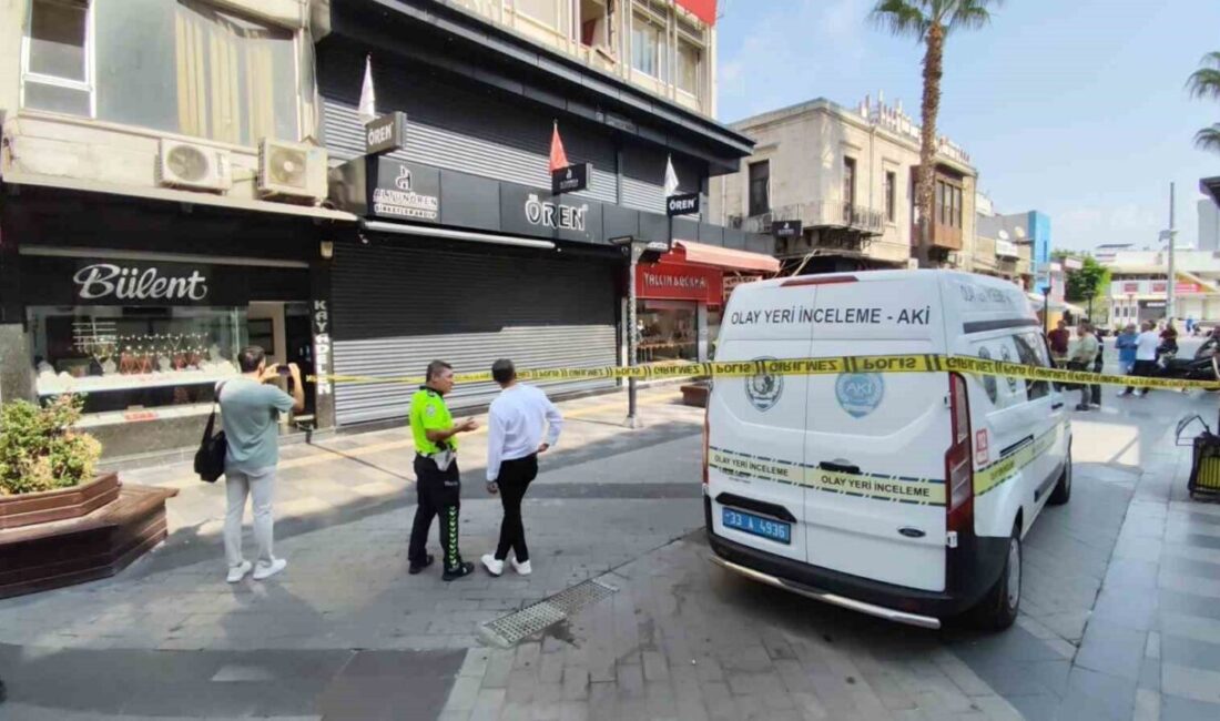 Mersin’de bir kuyumcuya sabah karşı giren maskeli 4 şüphelinin bir