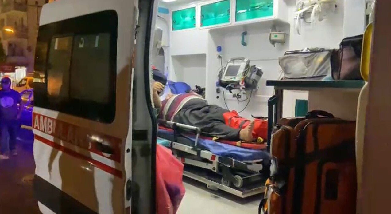 Mersin’in Erdemli ilçesinde otomobil ile motosikletin çarpıştığı kazada 2 kişi