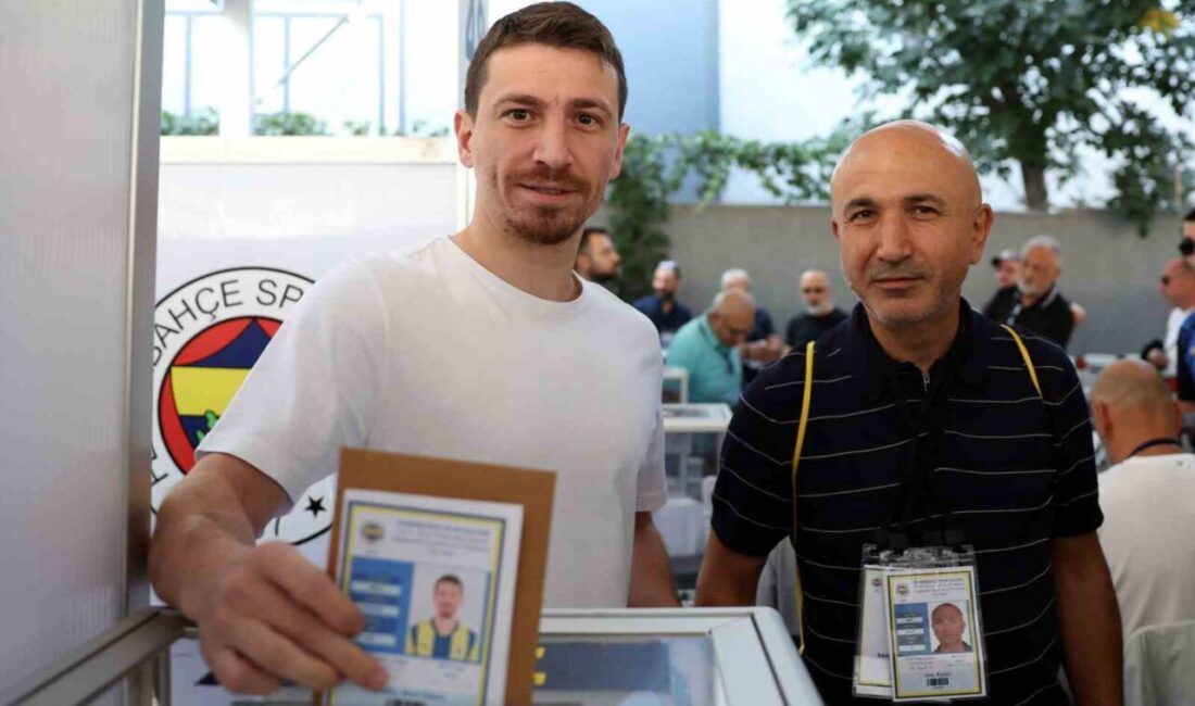 Fenerbahçe Futbol A Takımı Kaptanı Mert Hakan Yandaş, başkanlık için