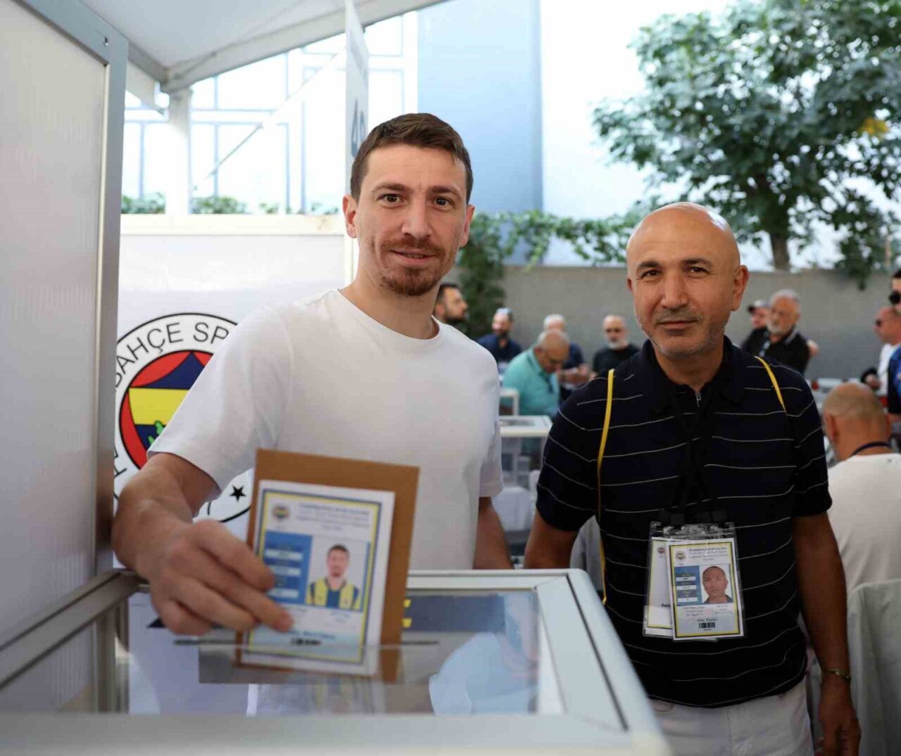 Fenerbahçe Futbol A Takımı Kaptanı Mert Hakan Yandaş, başkanlık için