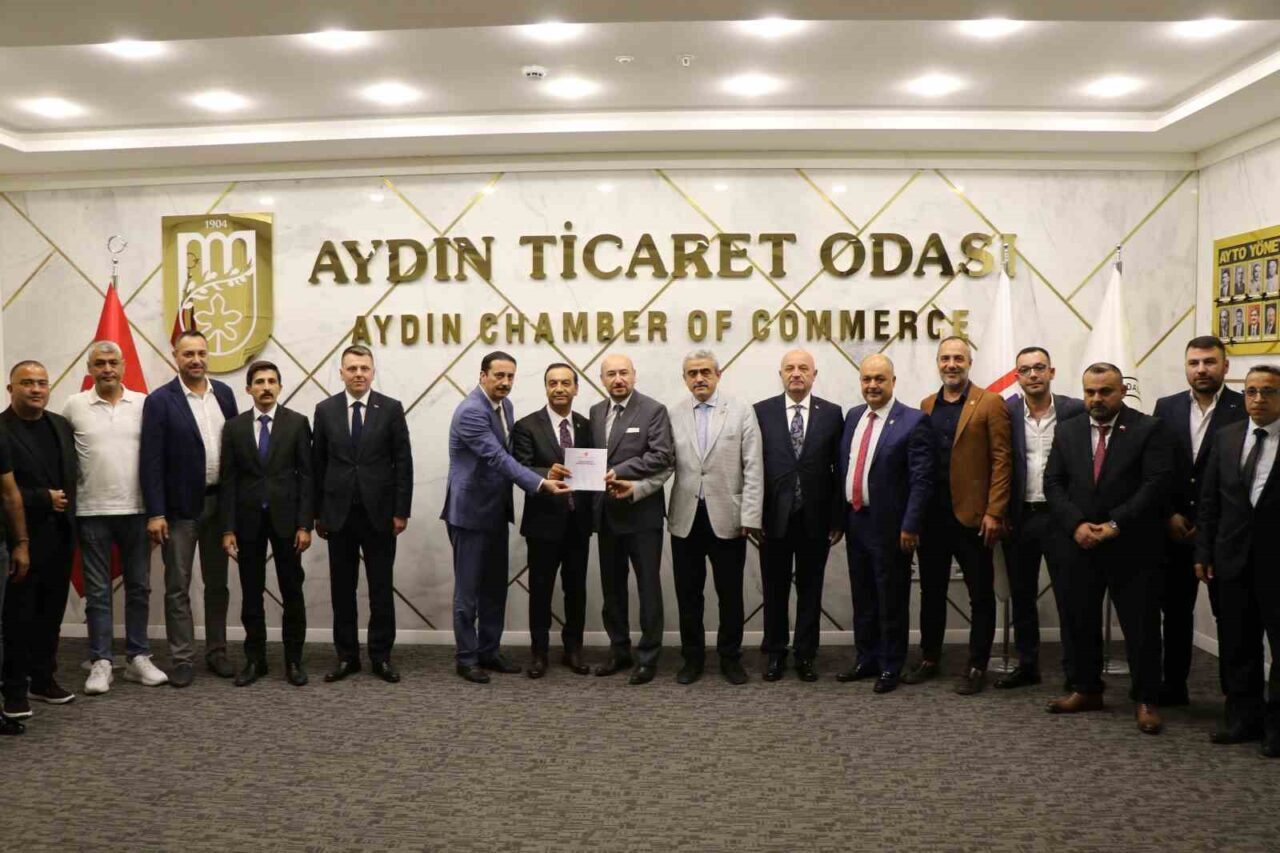 MHP Sivas Milletvekili Ahmet Özyürek ve beraberindeki heyet, Aydın Ticaret