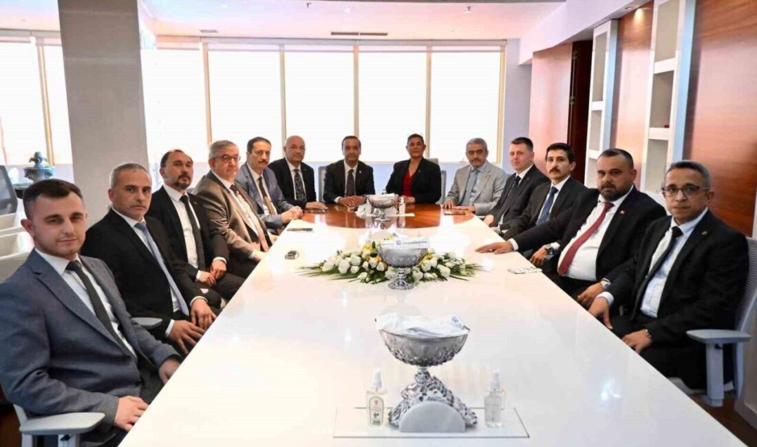 Bir dizi ziyaret için Aydın’a gelen Milliyetçi Hareket Partisi (MHP)