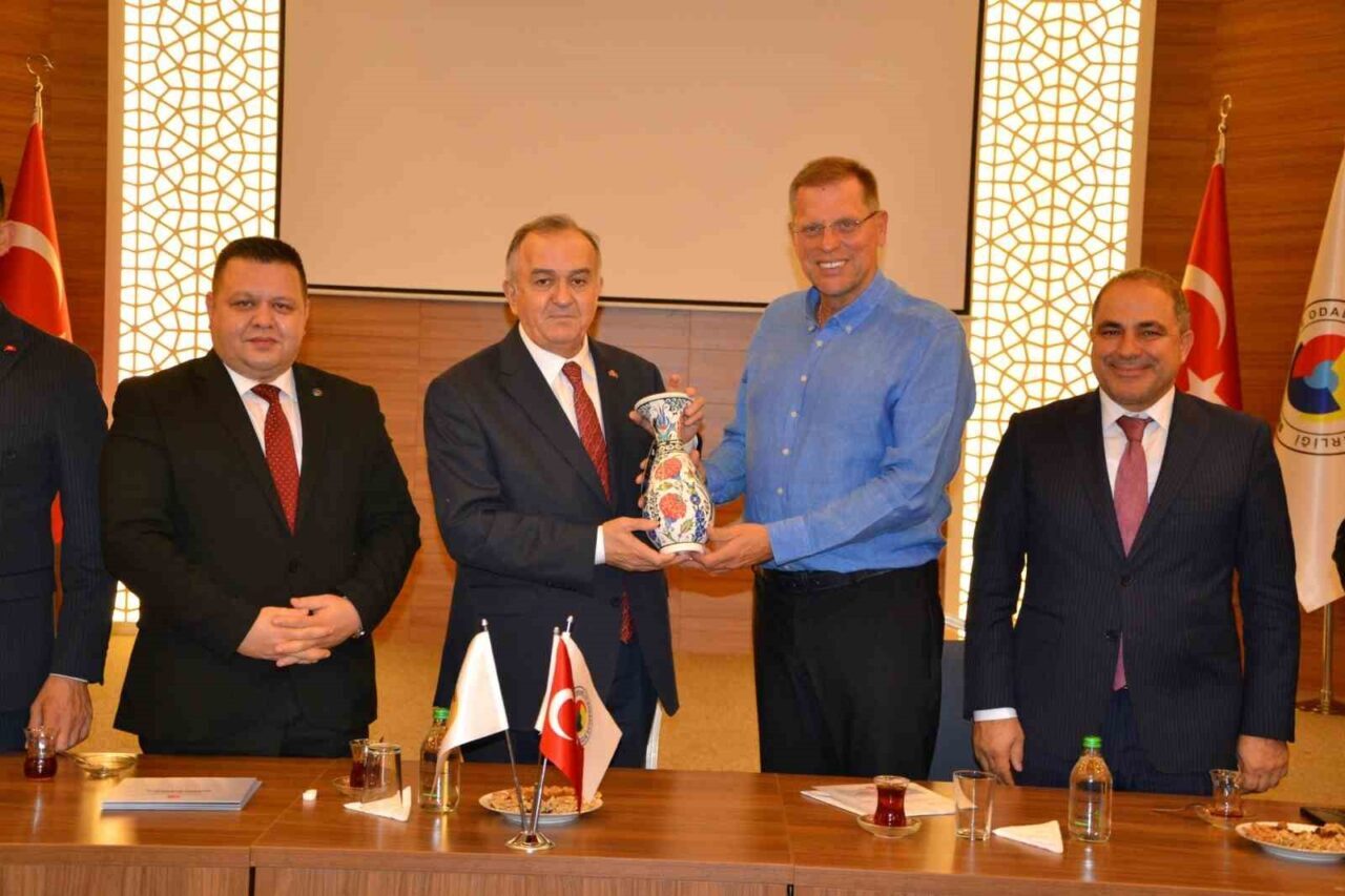 “Terörsüz Türkiye İçin Milli Birlik ve Dayanışma Buluşmaları” kapsamında Manisa