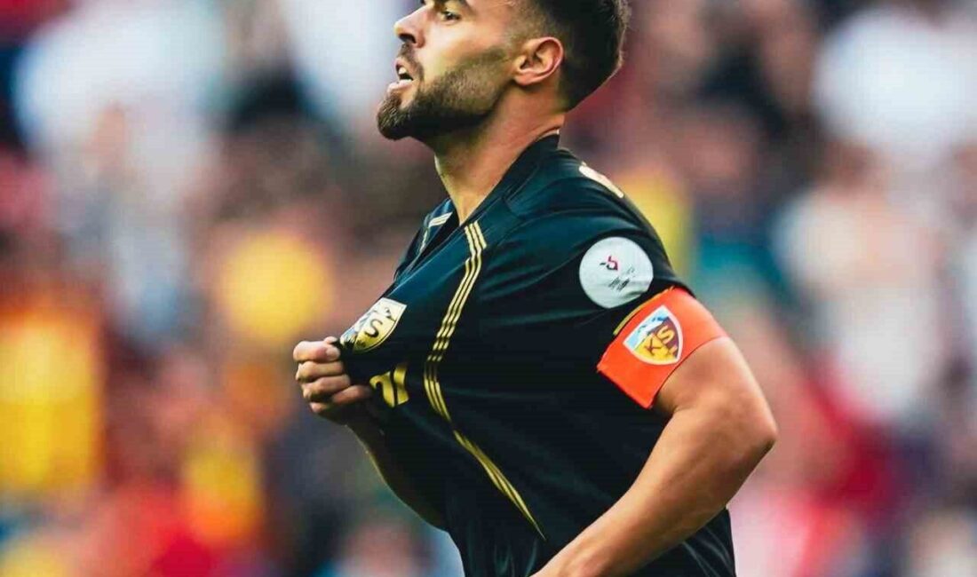 Süper Lig ekiplerinden Kayserispor’un Portekizli futbolcusu Miguel Cardoso, ligde ikinci