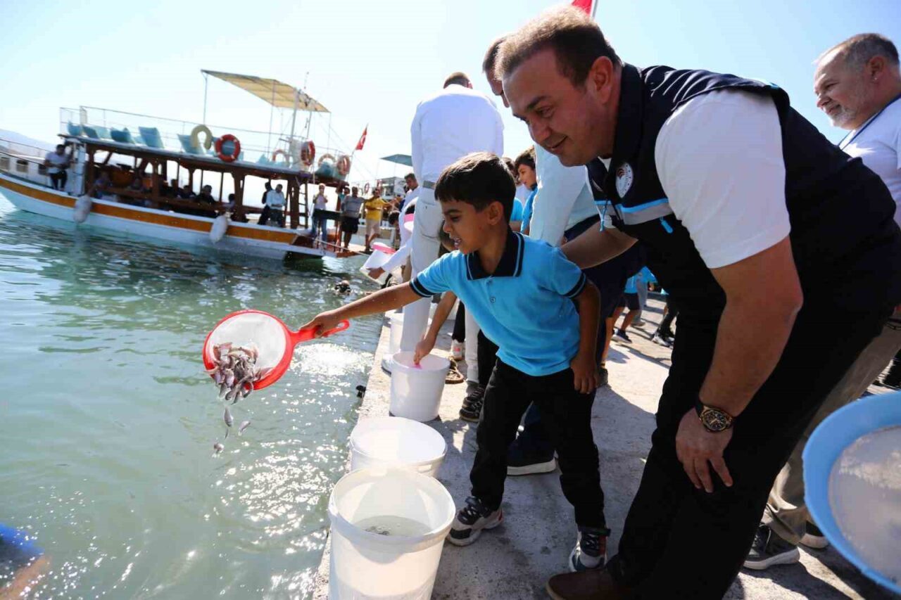 Muğla İl Tarım ve Orman Müdürlüğü tarafından “Su Kaynaklarının Balıklandırılması