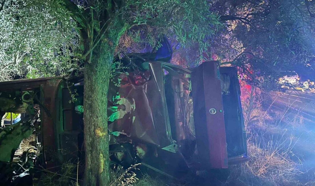 Muğla’nın Milas ilçesinde direksiyon hakimiyetini kaybederek şarampole yuvarlanan araç içinde