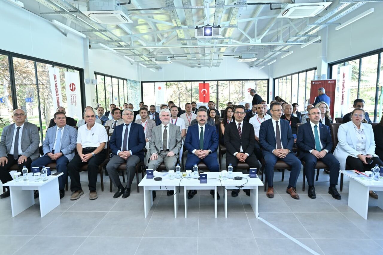 Eskişehir’de Milli Yetkinlik Hamlesi Projesi ’ELMAS’ programı çerçevesinde düzenlenen çalıştayın