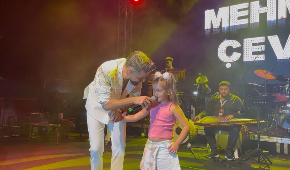 Bursa’nın Gemlik ilçesinde, kentin düşman işgalinden kurtuluşunun yıl dönümü dolayısıyla