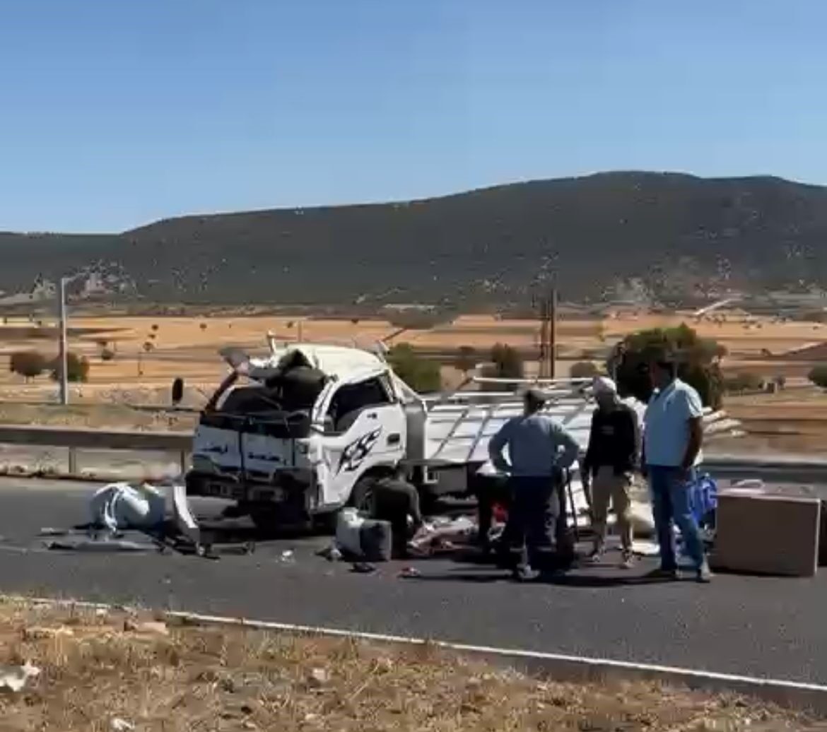 Kahramanmaraş’ta minibüs ile kamyonetin karıştığı kazada 2 kişi yaralandı. Kaza,