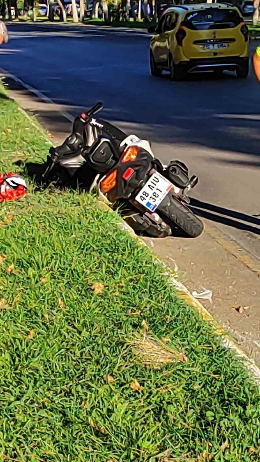 Isparta’da yolun karşısına geçmek isteyen 64 yaşındaki adam, motosikletin çarpması