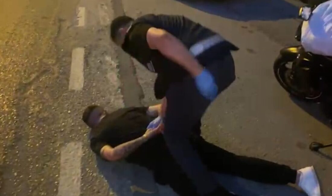 Samsun’da polis, motosikletle taşınan çarşafa sarılı uyuşturucunun ele geçirilmesiyle başlattığı