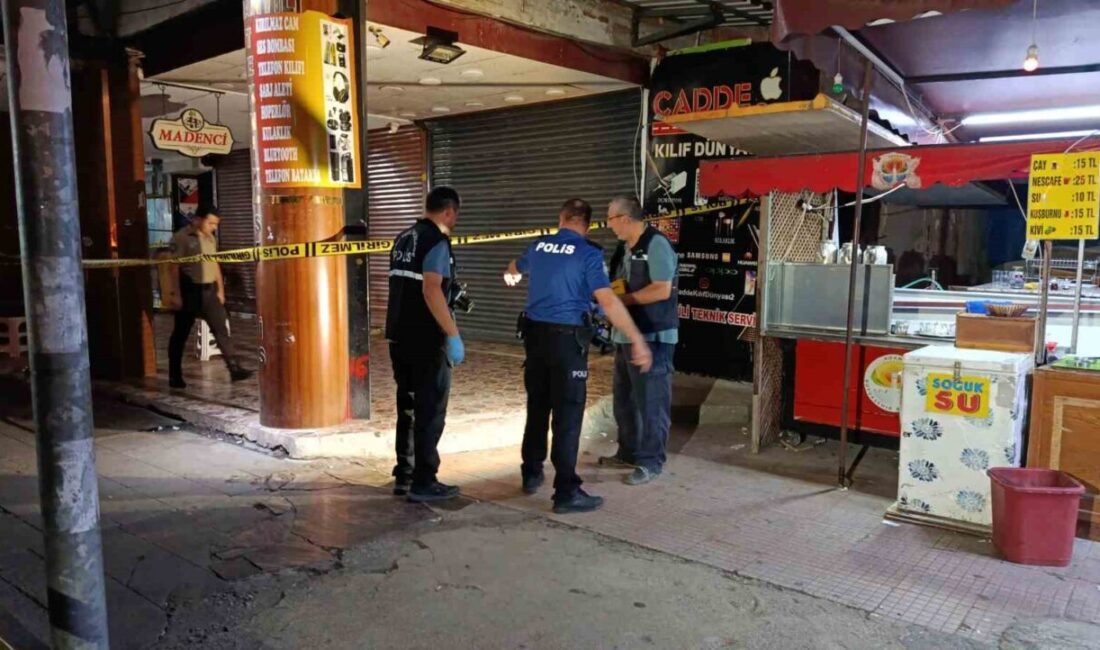 Adana’da gece saatlerinde bir çay ocağına motosikletli kişilerce silahlı saldırı