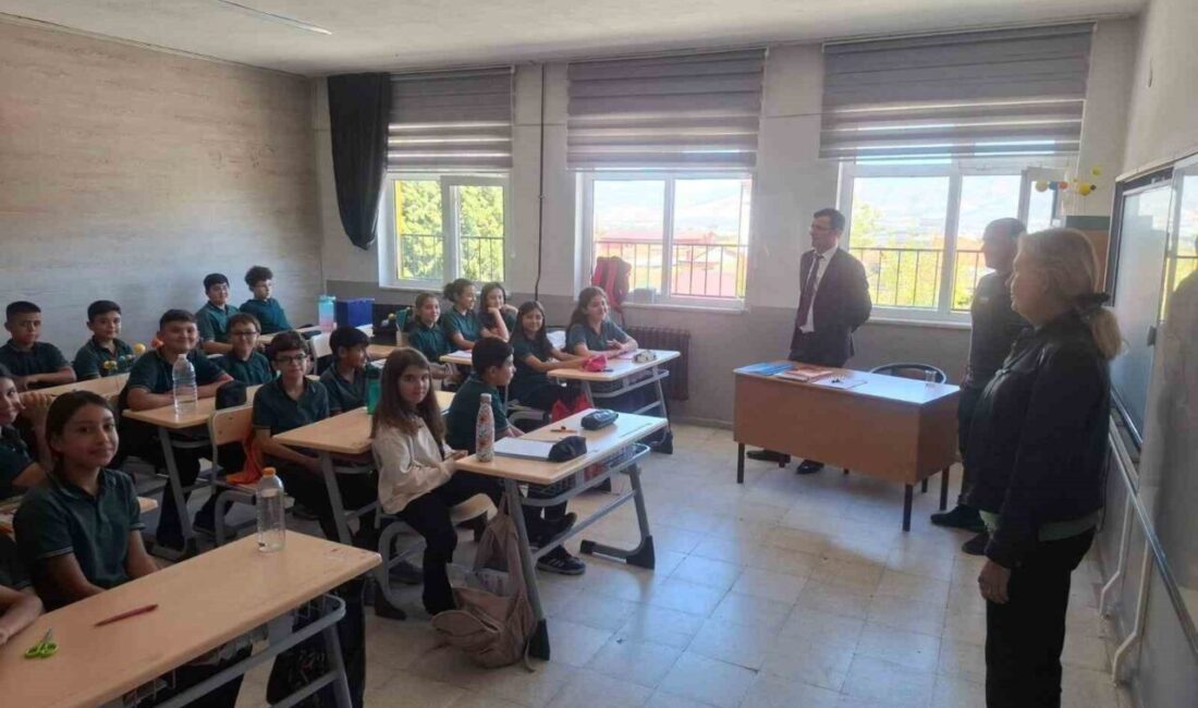 Sarıgöl İlçe Milli Eğitim Müdürü Cezmi Yıldırak, ilçede göreve başlayan