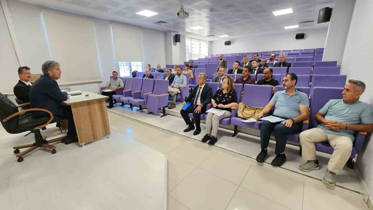 Kütahya İl Millî Eğitim Müdürü Mustafa Yılmaz’ın başkanlığında, Mesleki ve