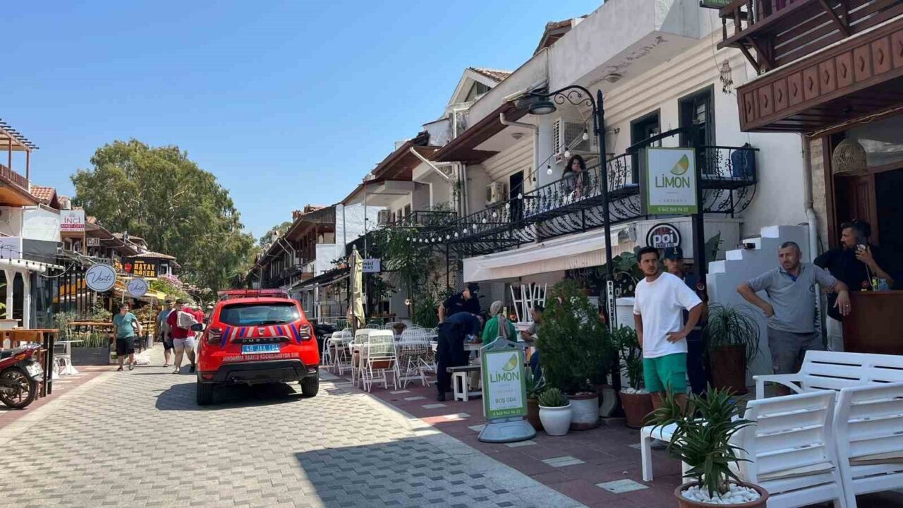 Muğla’nın Ula ilçesi Akyaka Mahallesi’nde apartta ölü bulunan kişinin genç