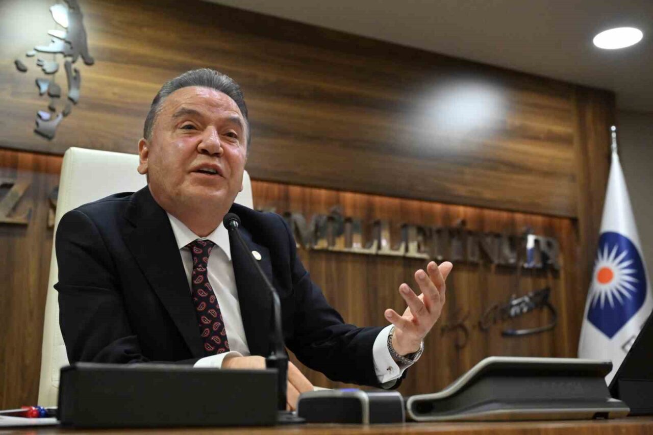 Rüşvet ve yolsuzluk soruşturması kapsamında tutuklanan ve görevinden uzaklaştırılan Antalya