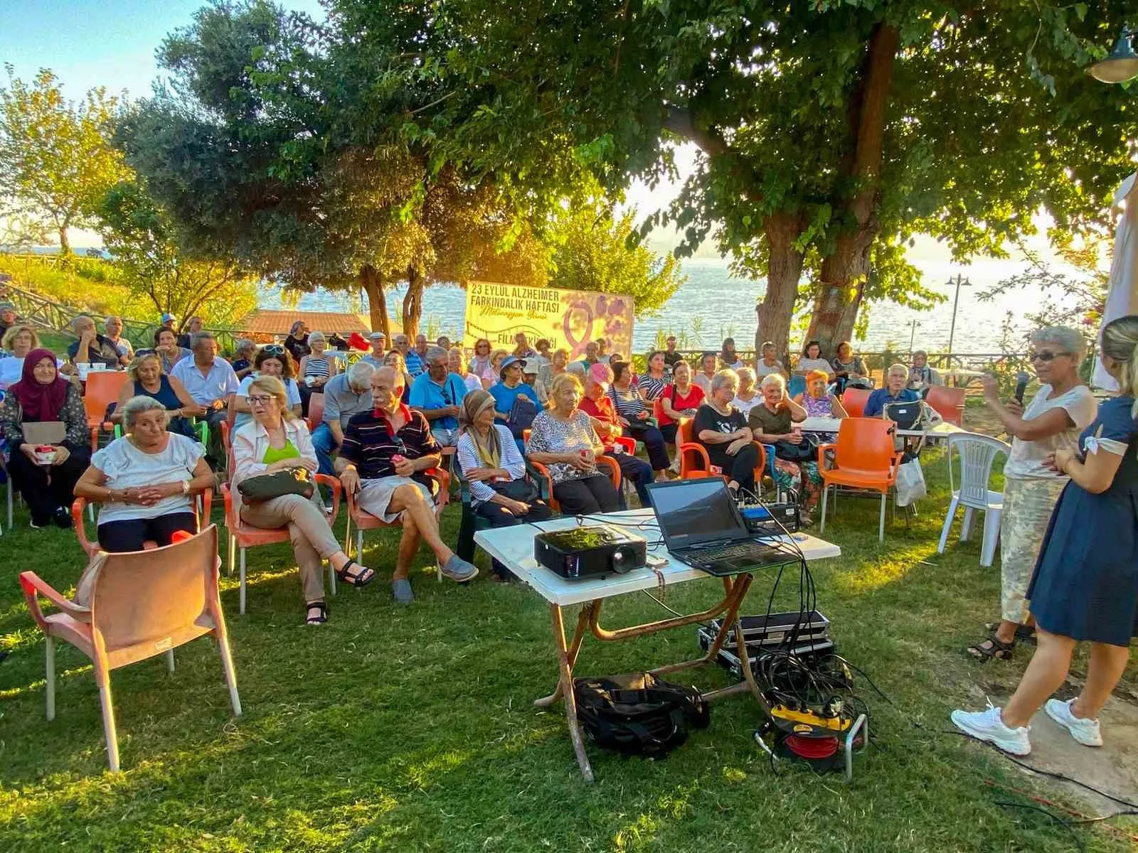 Antalya Muratpaşa Belediyesi, Alzheimer Derneği iş birliğiyle Alzheimer Farkındalık Haftası