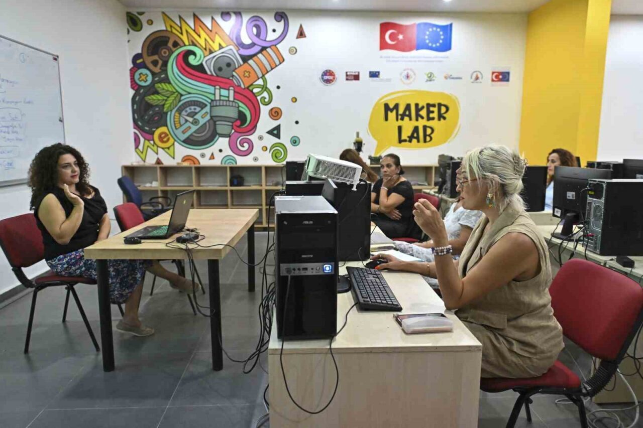 Antalya Muratpaşa Belediyesi, kadınların dijital çağa uyum sağlaması ve işlerini