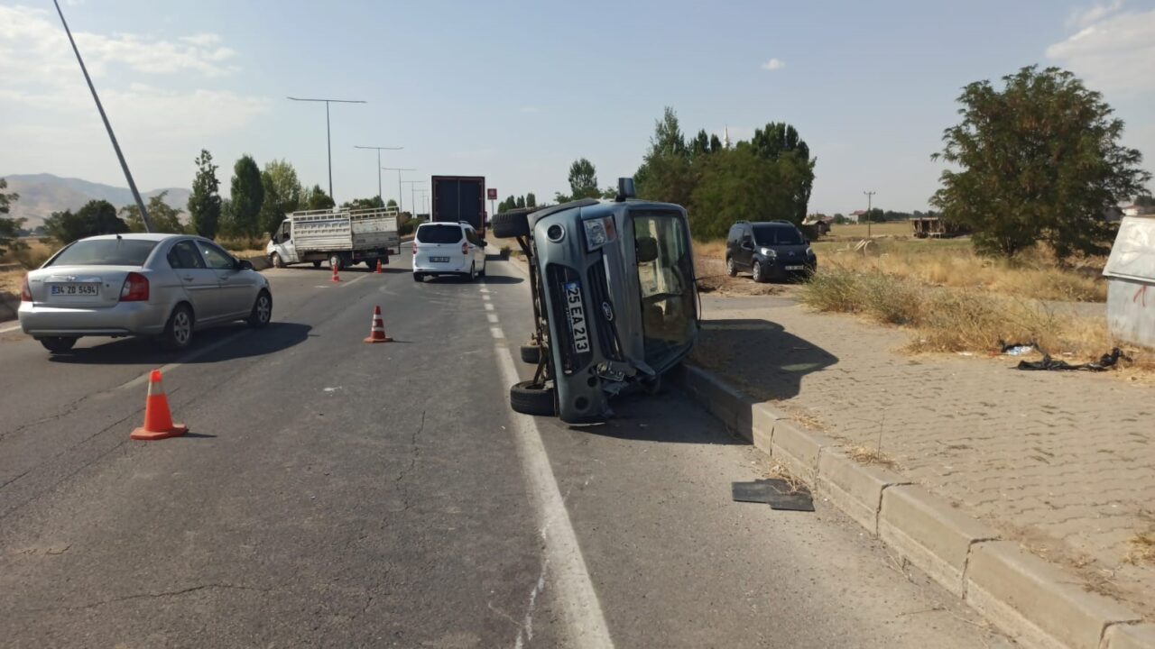 Muş’un Hasköy ilçesinde hafif ticari araç ile kamyonetin çarpışması sonucu