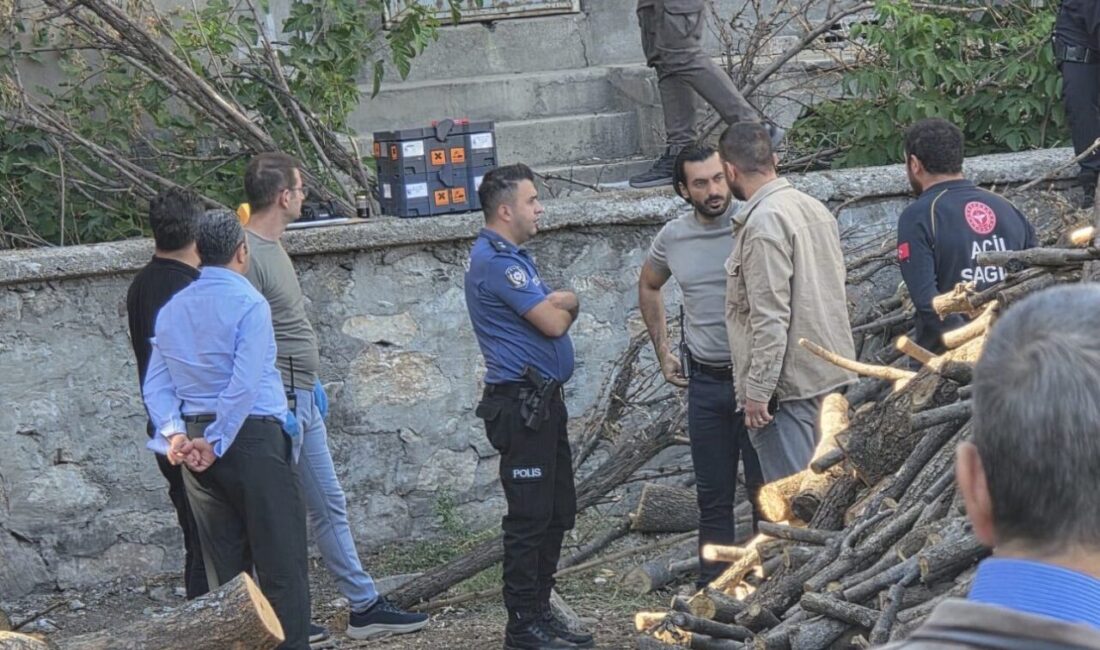 Muş merkezde bulunan belediye açık otoparkında bir erkek cesedi bulundu.