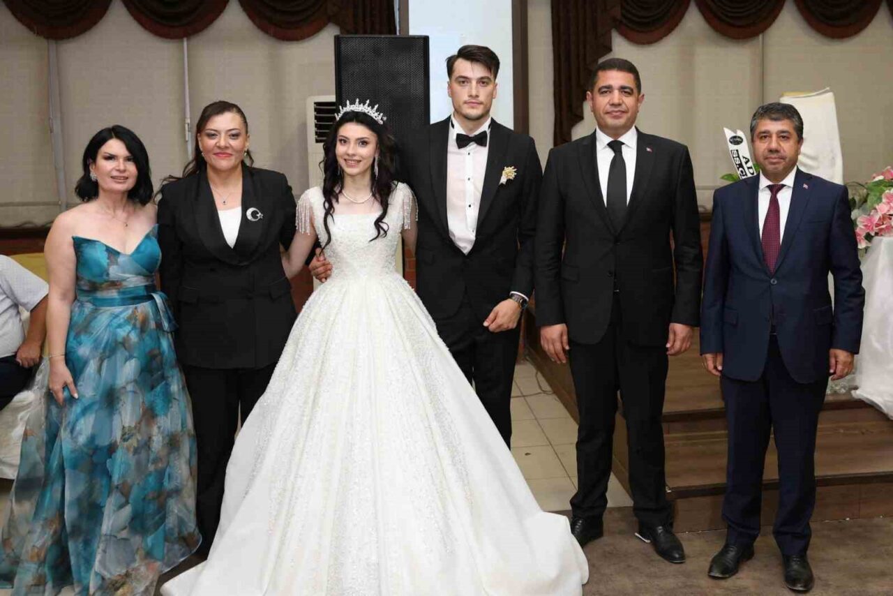 DÜZCE(İHA) – Düzce Valisi Selçuk Aslan, Kıbrıs Gazisi Mehmet Ali