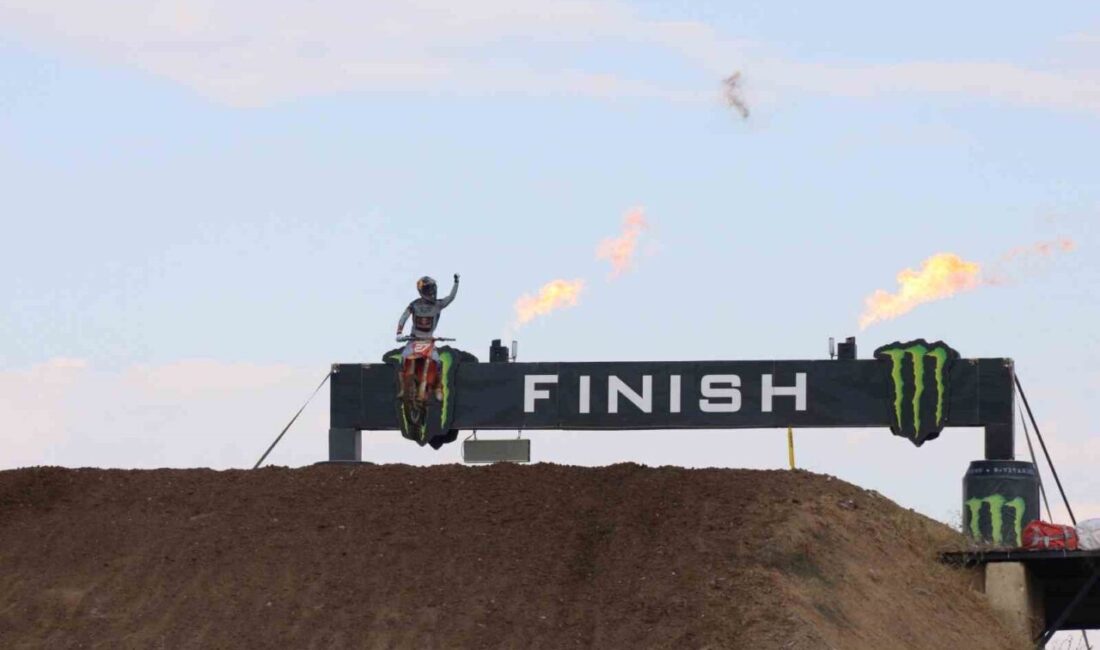 MX2 Dünya Gençler Motokros Şampiyonası final 2. yarışında Alman sporcu