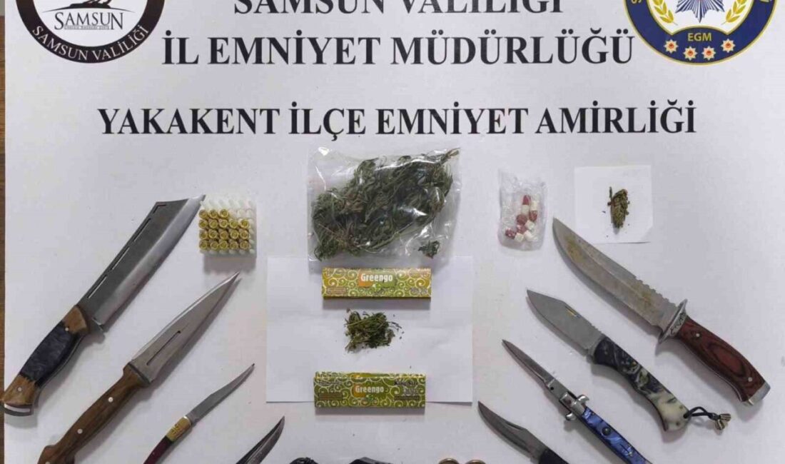 Samsun Yakakent ilçesinde polis tarafından düzenlenen narko alan uygulamasında silah,