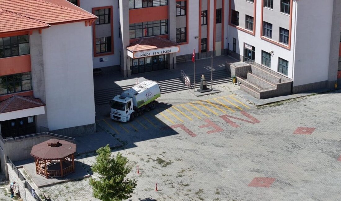 Niğde Belediyesi, 2025-2026 eğitim öğretim yılının başlamasıyla birlikte öğrencilerin daha