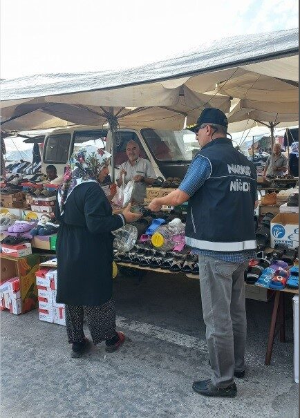 Niğde İl Emniyet Müdürlüğü Narkotik Suçlarla Mücadele Şube Müdürlüğü ekipleri,