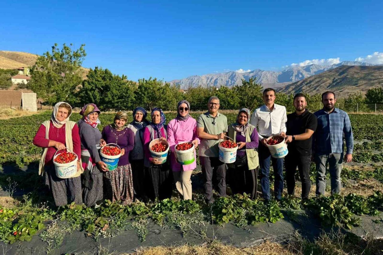 Niğde Valisi Cahit Çelik, eşi Nermin Çelik ve Ulukışla Kaymakam