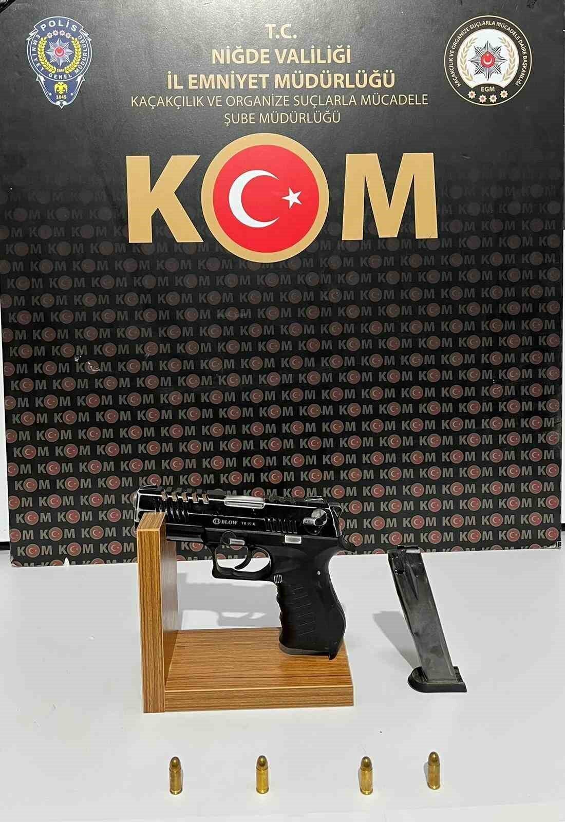 IHAAW172030-ASA/22-09-2025 – Niğde’de kaçakçılık operasyonu: 4 şüpheli yakalandı (Fotoğraflı) Sema