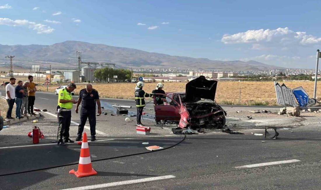 Niğde’de kontrolden çıkan otomobilih refüje çarptığı kazada sürücü yaralandı. Edinilen