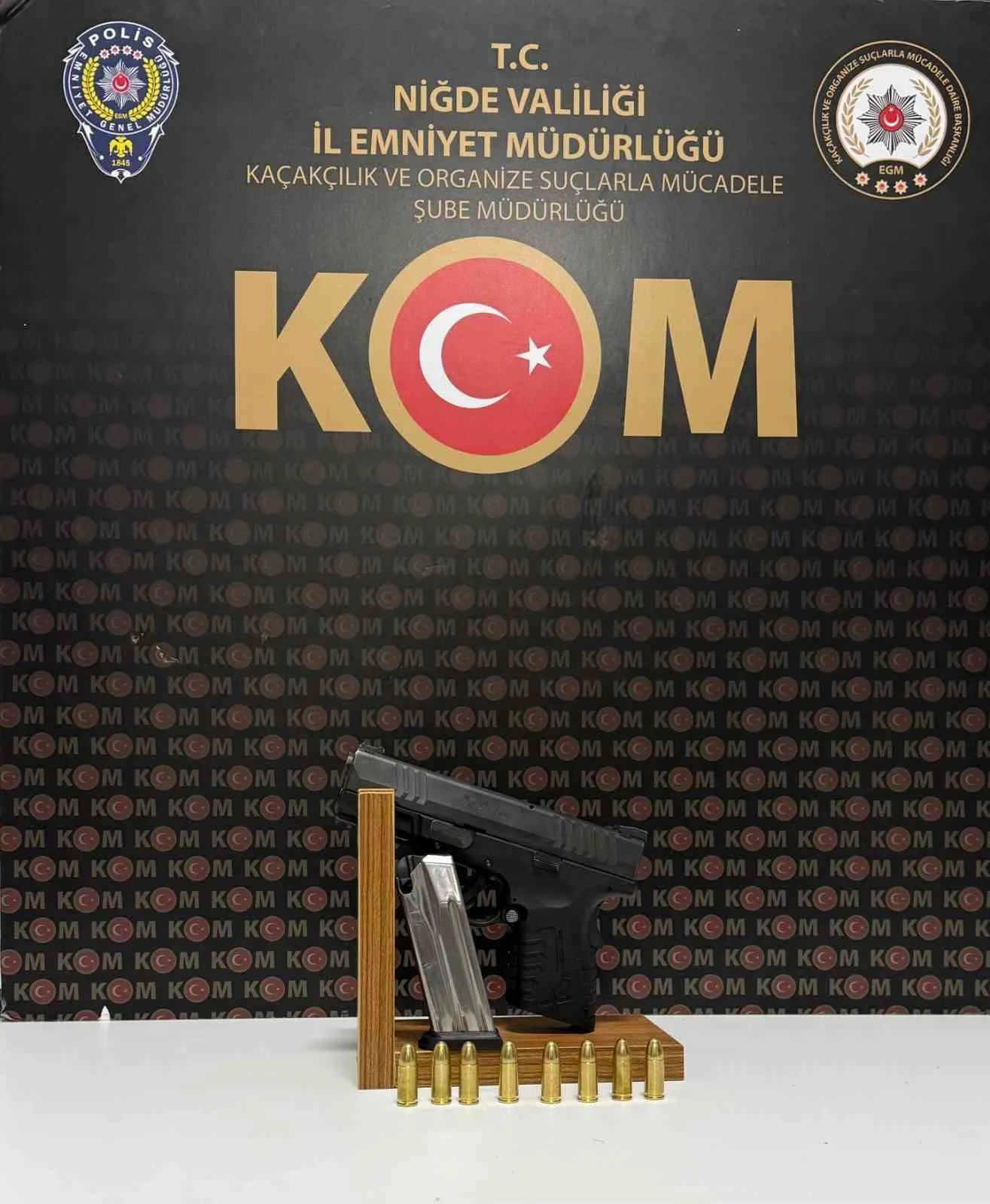 Niğde’de polis ekiplerinin ruhsatsız silah taşıyan şüphelilere yönelik düzenlediği operasyonlarda