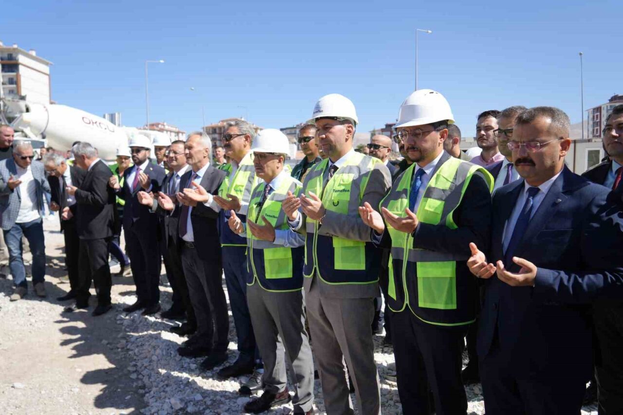 Niğde’de Tapu ve Kadastro Hizmet Binası’nın temeli düzenlenen törenle atıldı.